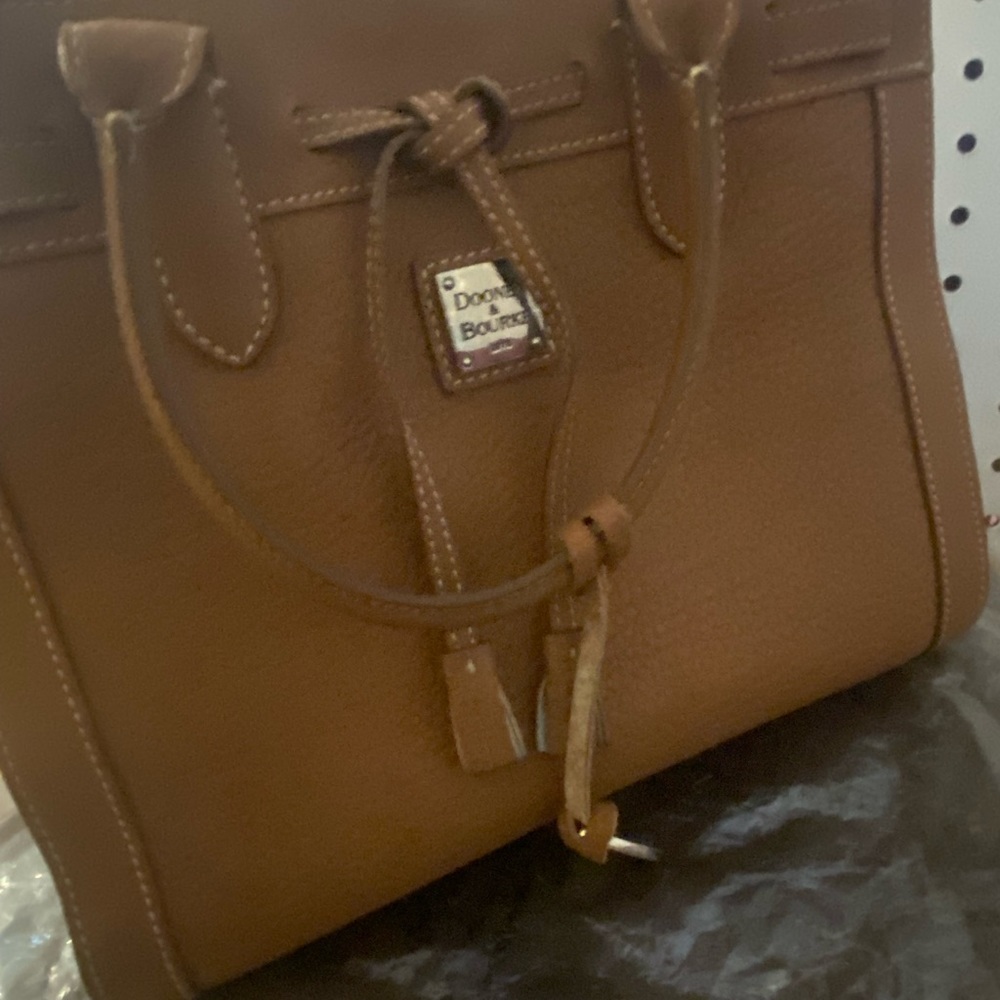 https://www.dooney.com/home - Picture 4 of 11